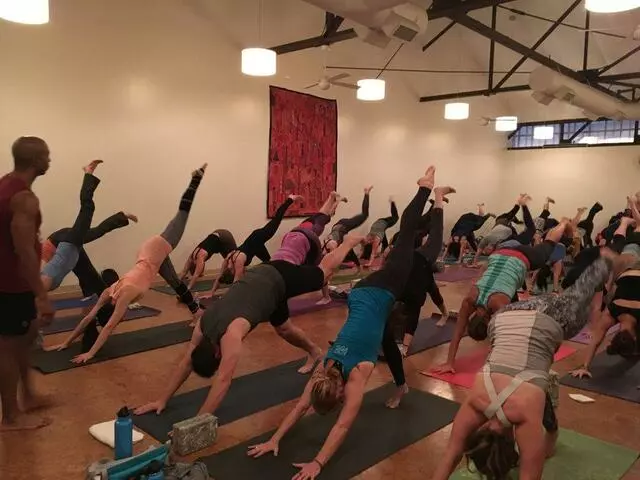 21st Yoga