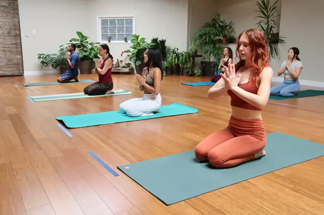 Avenues Yoga