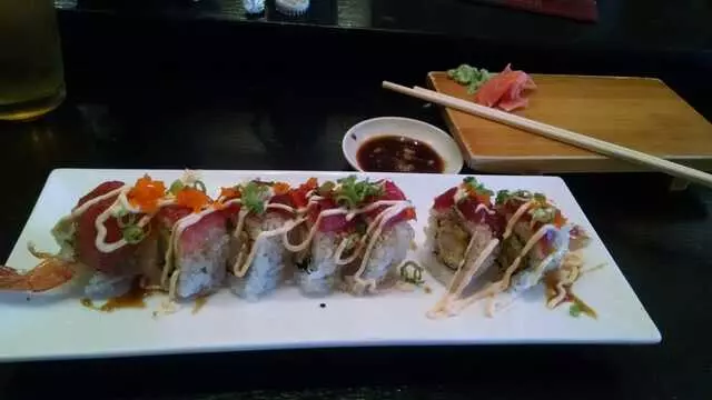 Akasaka Sushi - Highland