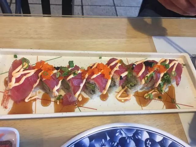 Akasaka Sushi - Highland