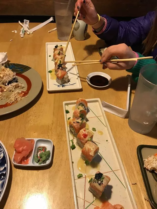 Akasaka Sushi - Highland