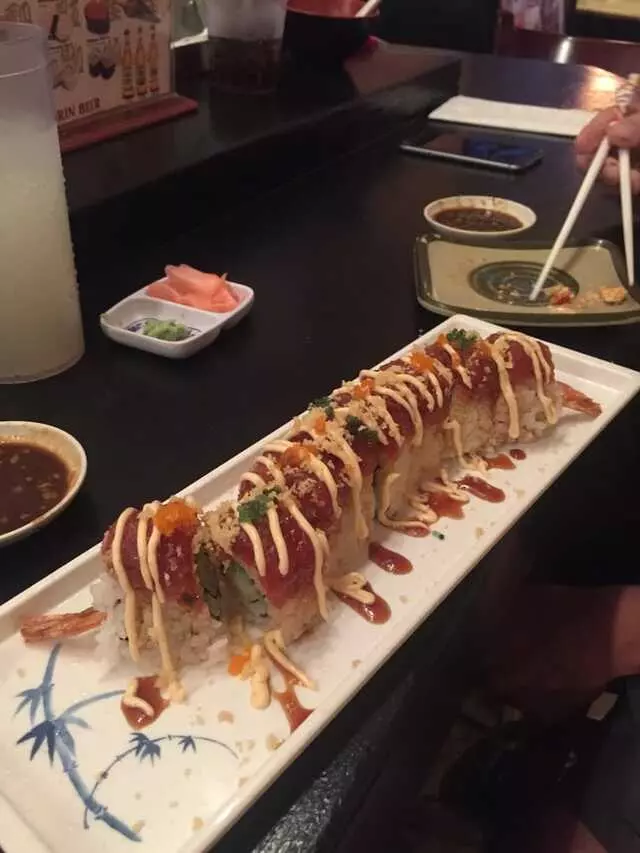 Akasaka Sushi - Highland