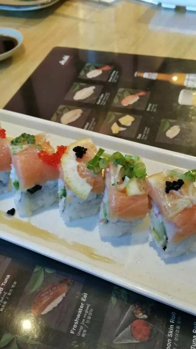 Akasaka Sushi - Highland