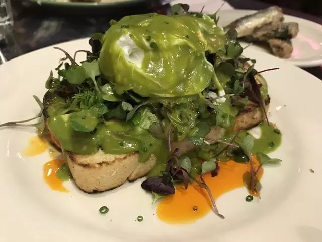 Avenues Bistro On Third