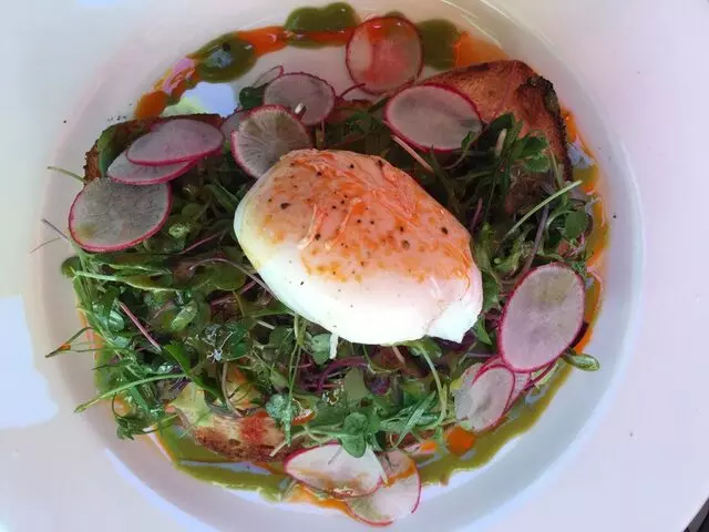 Avenues Bistro On Third
