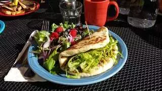 Avenues Bistro On Third