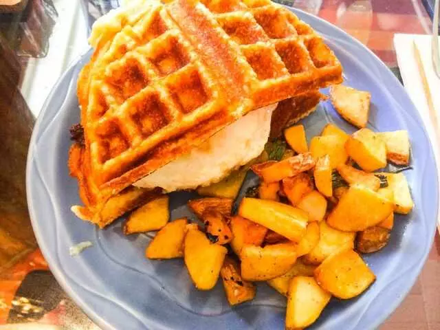 Avenues Bistro On Third
