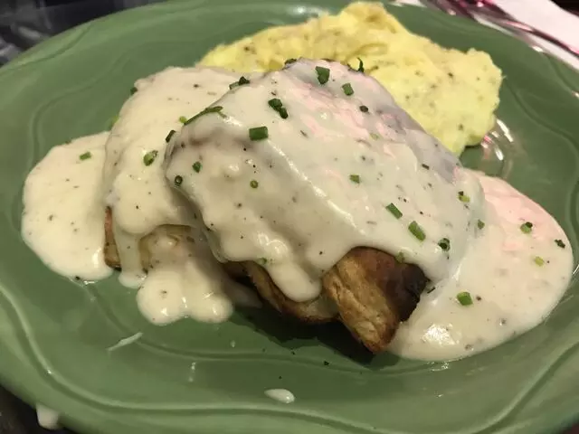 Avenues Bistro On Third