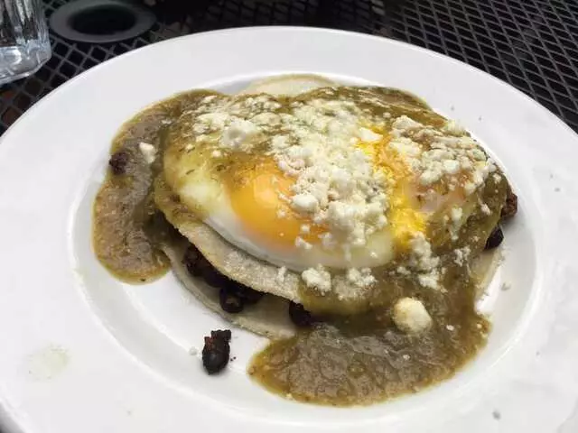 Avenues Bistro On Third