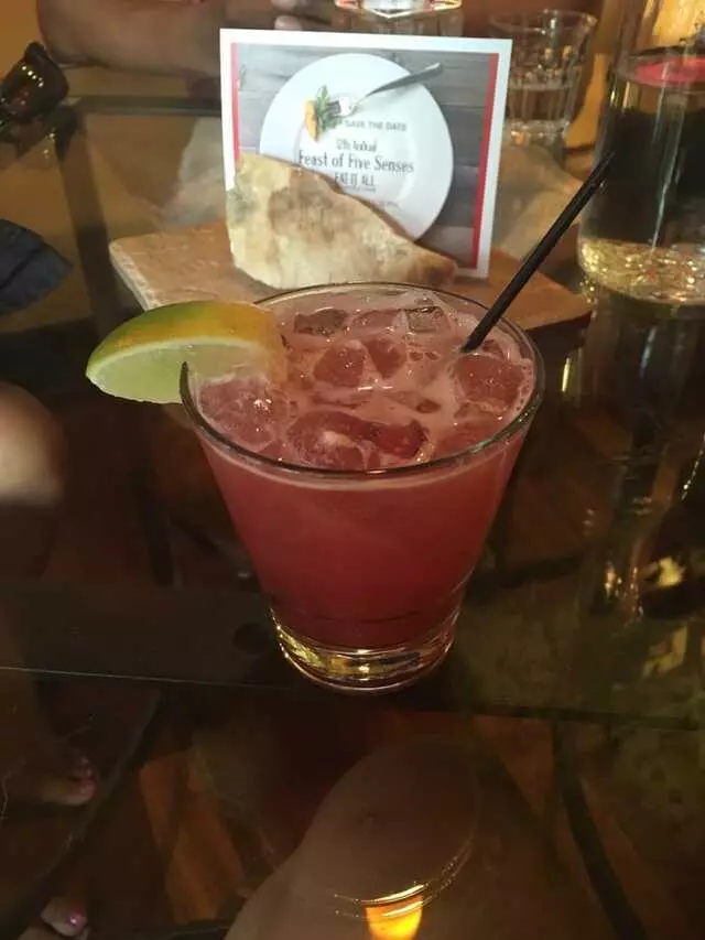 Avenues Bistro On Third