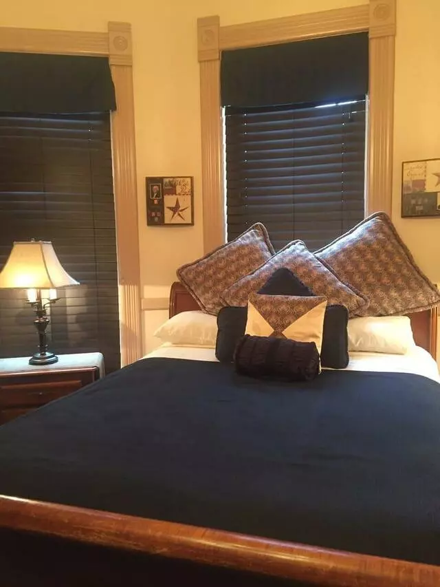 Anniversary Inn