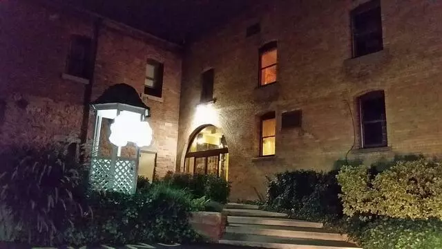 Anniversary Inn
