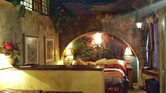 Anniversary Inn