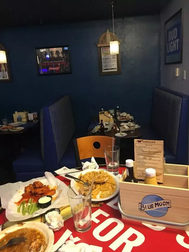 Amelias Bar & Grill