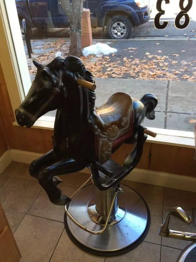 Avenues Barber