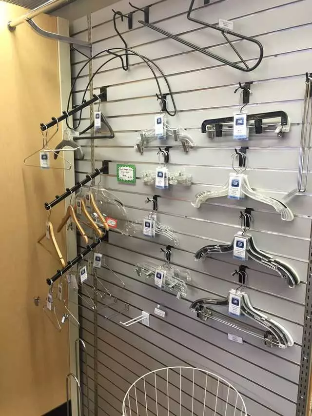 Advance Displays & Store Fixtures