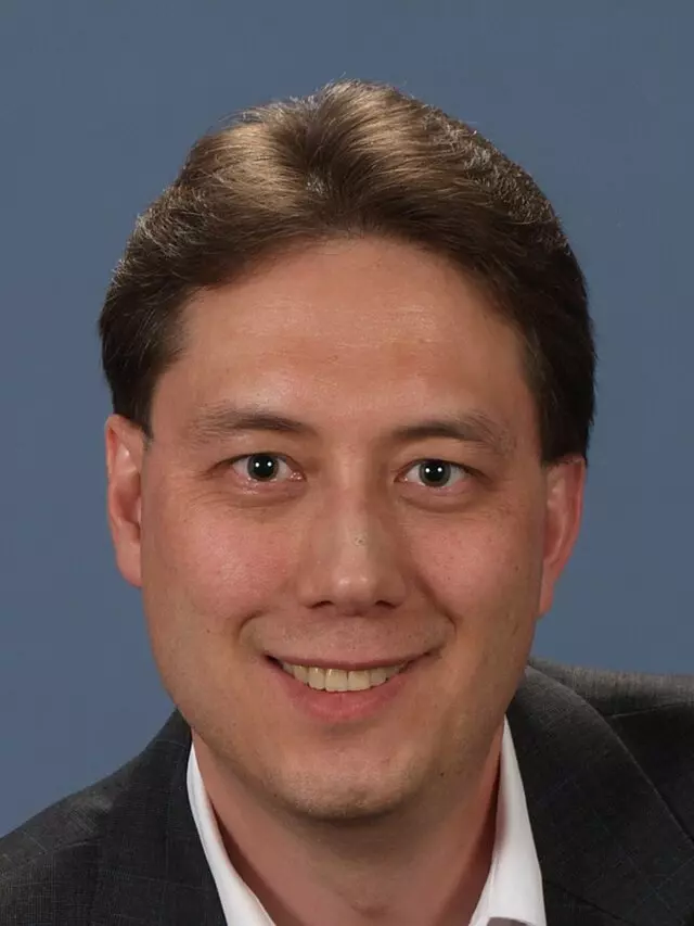 Steven J Chen, PhD