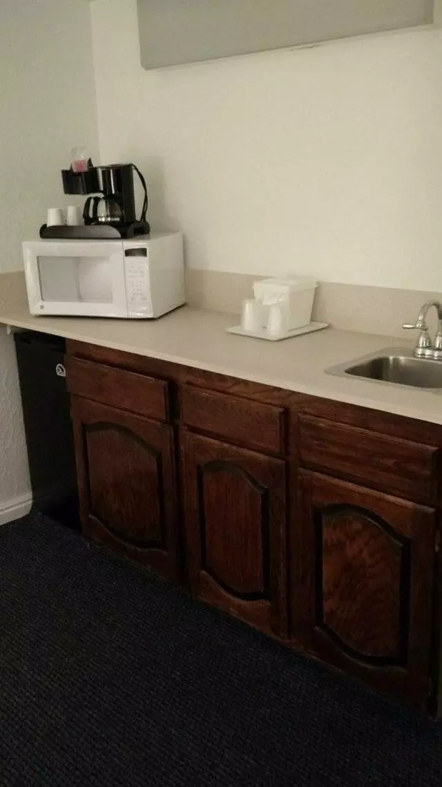 Airport Inn Hotel