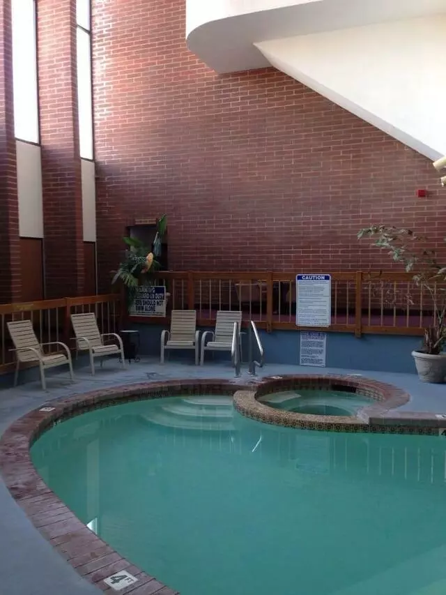Airport Inn Hotel