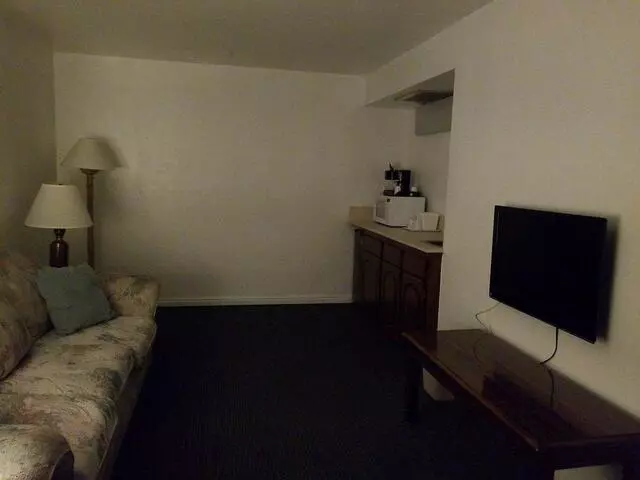Airport Inn Hotel