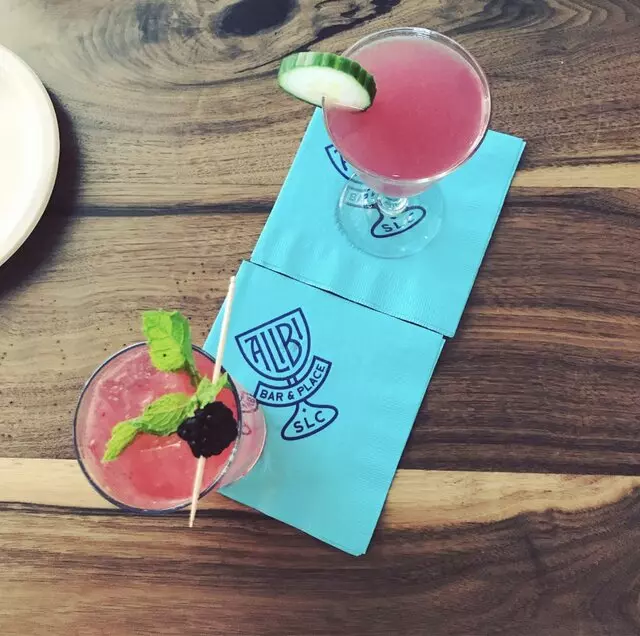Alibi Bar & Place
