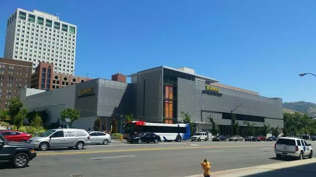 Harmons Neighborhood Grocer