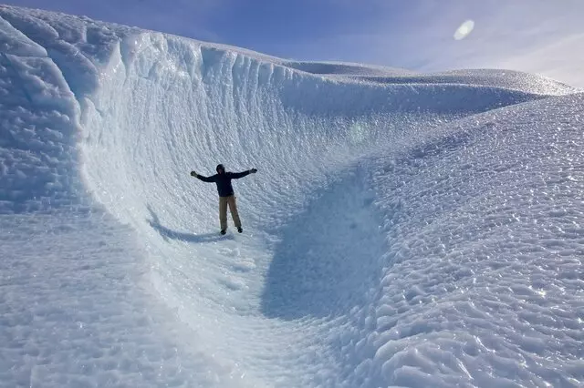 Antarctic Logistics & Expeditions